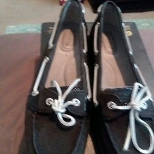 Women lace Sperry shoes